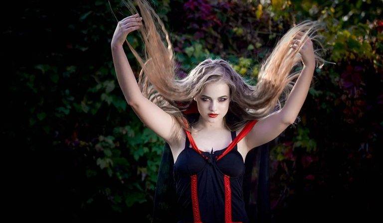 Noć Veštica-online casino bonus