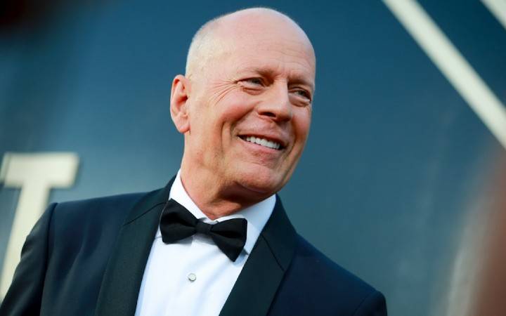 Brus Vilis-holivud-bakarat-online casino bonus